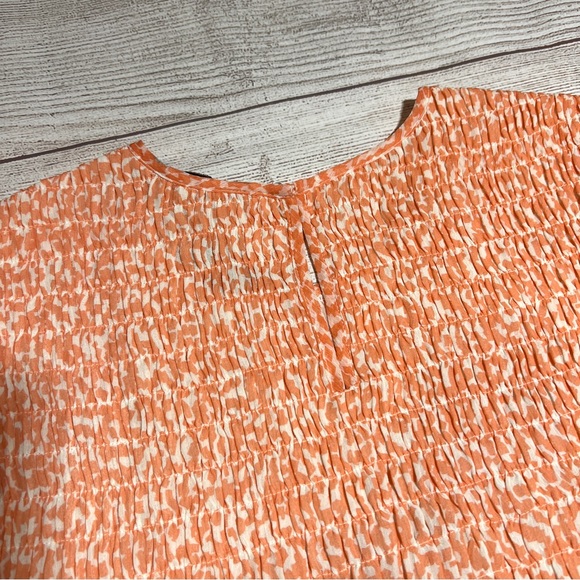 EXPRESS Printed Smocked Bodice Flutter Sleeve Top - Picture 10 of 16